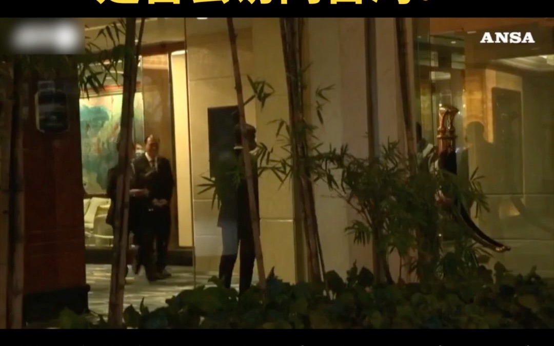 佩洛西现身新加坡酒店，现场记者高声询问“是否会访问台湾？”