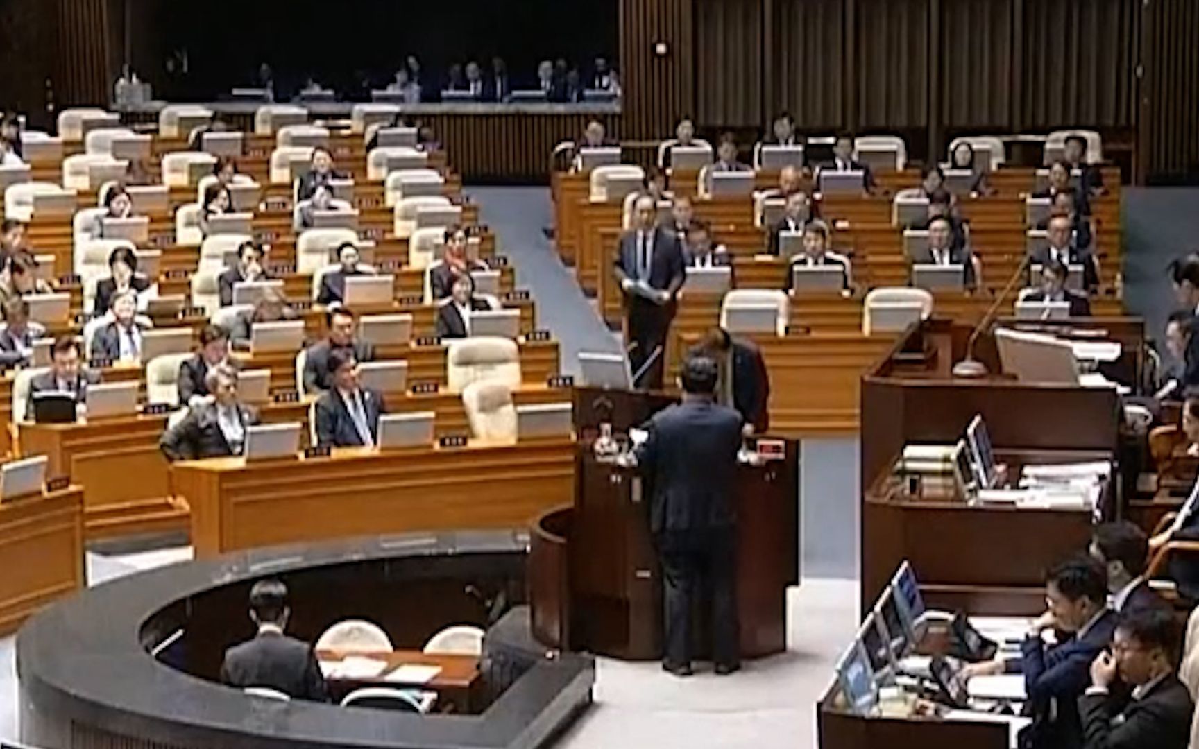 韩媒披露紧急戒严前后国务会议细节：政府内阁无人支持尹锡悦戒严