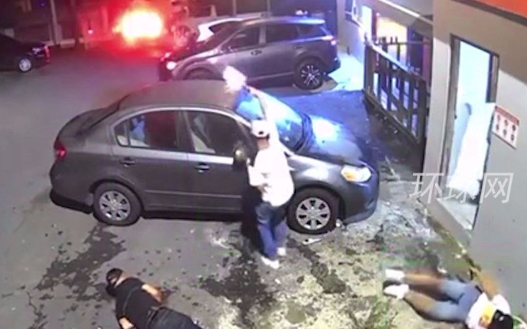 波多黎各街头爆发激烈枪战：5男子与4枪手对射两轮身亡，现场留200多枚弹壳
