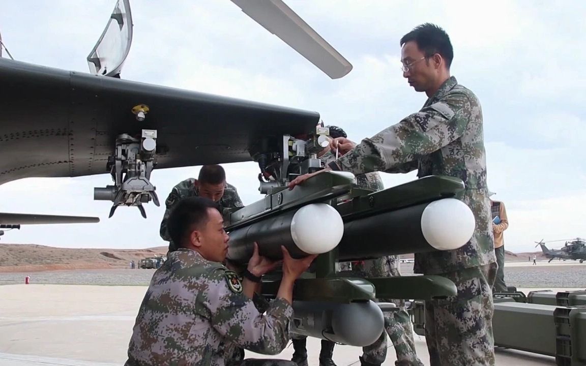 官曝武直10发射新型导弹，什么水平？美媒：“发射后不用管”武器