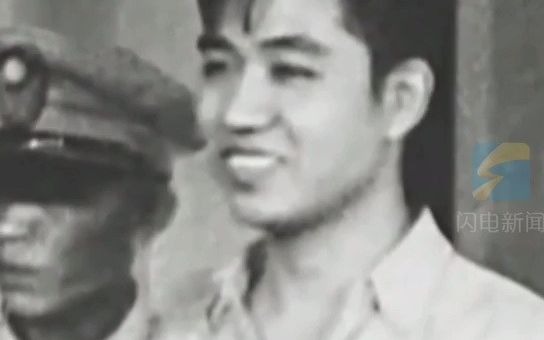 地下党员刑场上的微笑：严刑逼供没能撬开他的牙关，一个回头却让人泪目...缅怀先烈，致敬英雄！