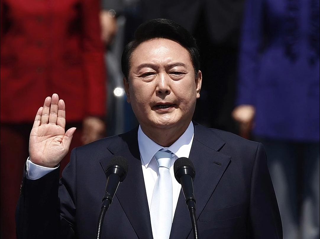 韩国国会通过要求迅速逮捕总统尹锡悦决议案