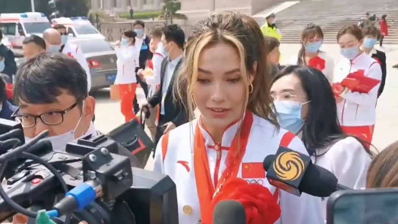 谷爱凌表彰大会后：在家门口参赛太高兴了！ 感觉每天像是在做梦
