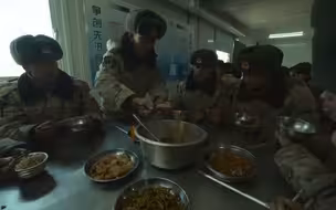 这才是真“冷面”！边防小战士给面条过凉水却出现爆笑一幕！