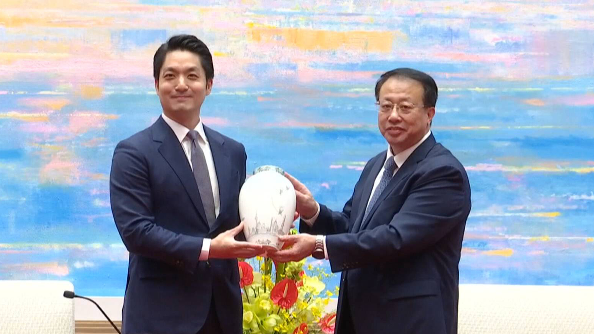 2023“上海台北城市论坛”龚正会见蒋万安，互赠礼物有深意