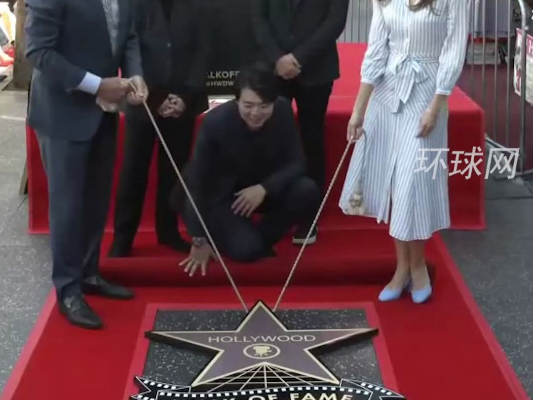 郎朗好莱坞星光大道“摘星”，现场演奏《茉莉花》：感谢我的祖国中国