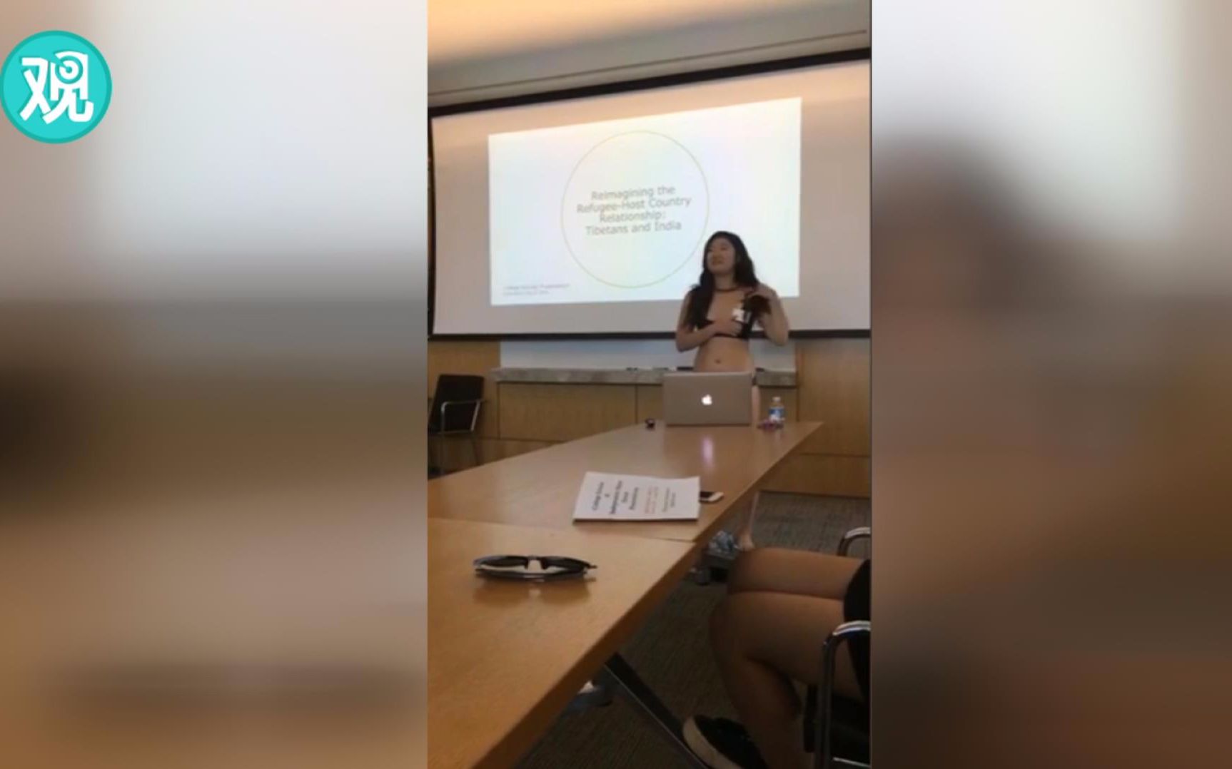 怒怼导师，美国韩裔女大学生只穿内衣答辩！