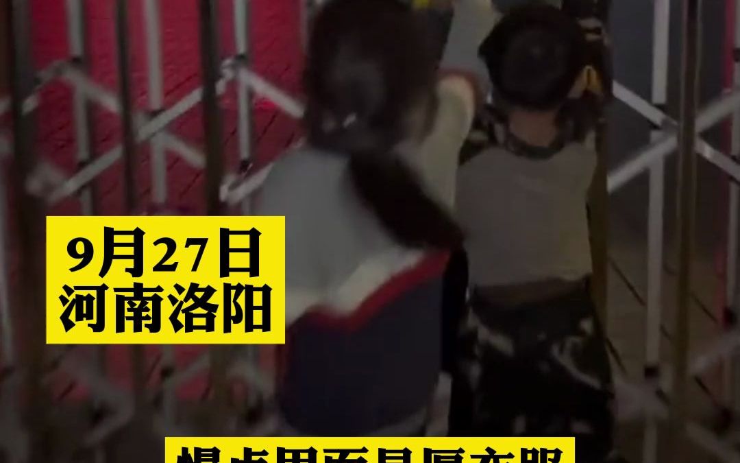 女子给前夫儿子送保暖衣物,被孩子塞到手里的小纸条弄哭:他永远是我儿子!