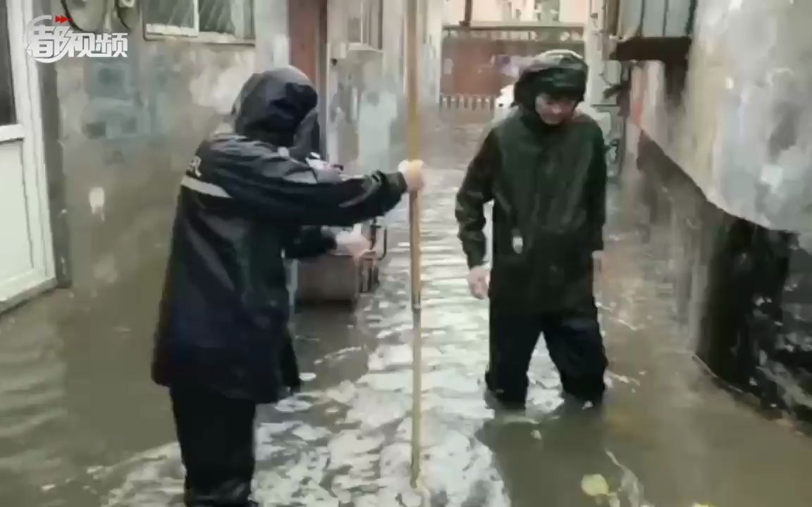 迎战暴雨，石景山消防疏散被困群众30余名
