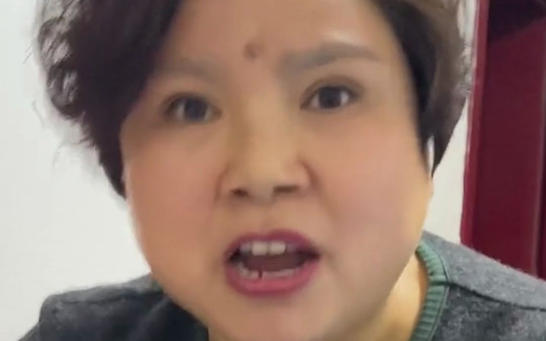 家长劝说考编考研考公三手抓 孩子机智回怼 网友：应该是四手抓 还有个教资