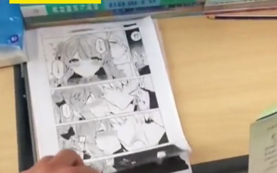 老师以为学生上课看漫画，一问竟是男生的手绘稿，男生：没学过美术，老师说我底子好
