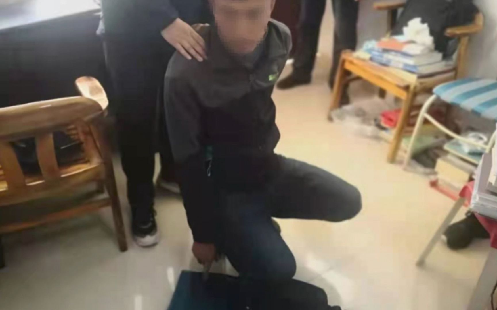 男子竟用盗窃来解压！事后良心不安，翻遍《忏悔录》也难逃法网！