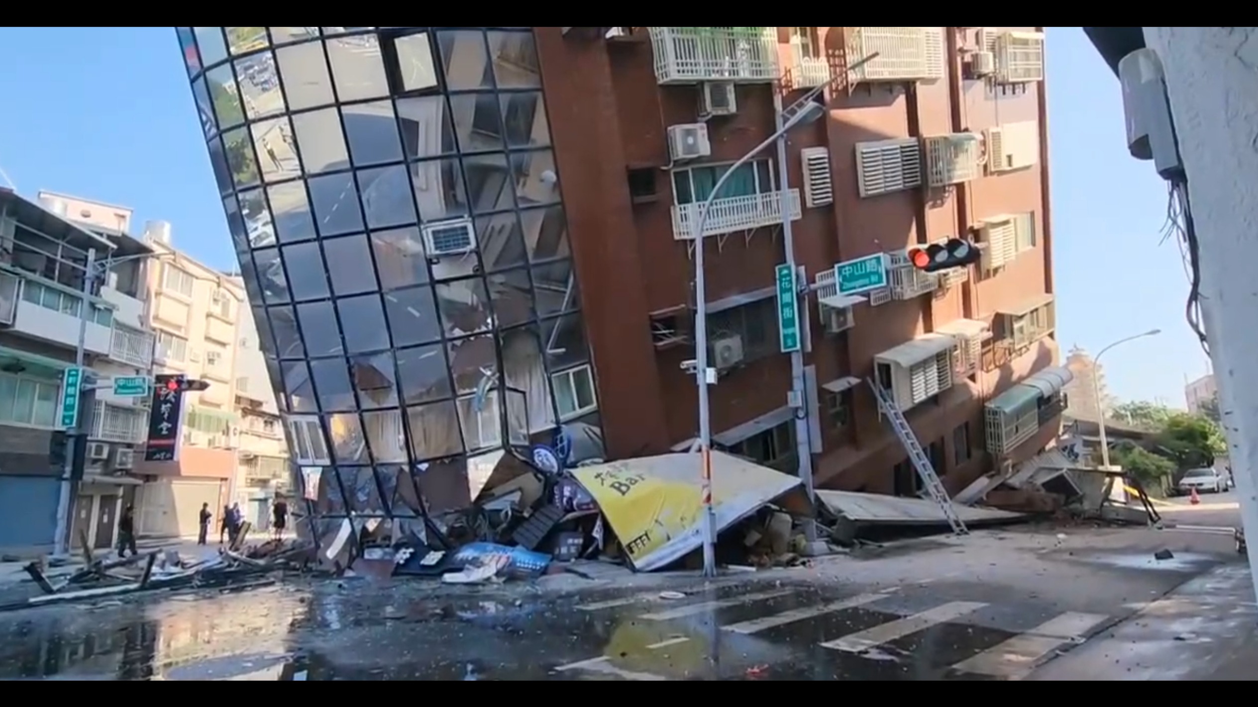 台湾地区25年来最大规模地震！花莲被救民众讲述惊险一幕