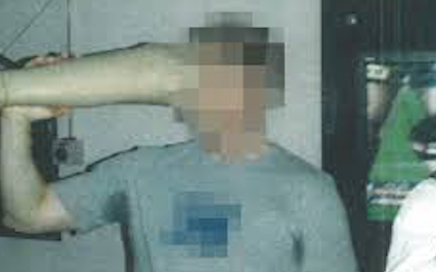 照片曝光！澳大利亚军方用阿富汗死亡士兵的假肢喝啤酒 还嚣张合影