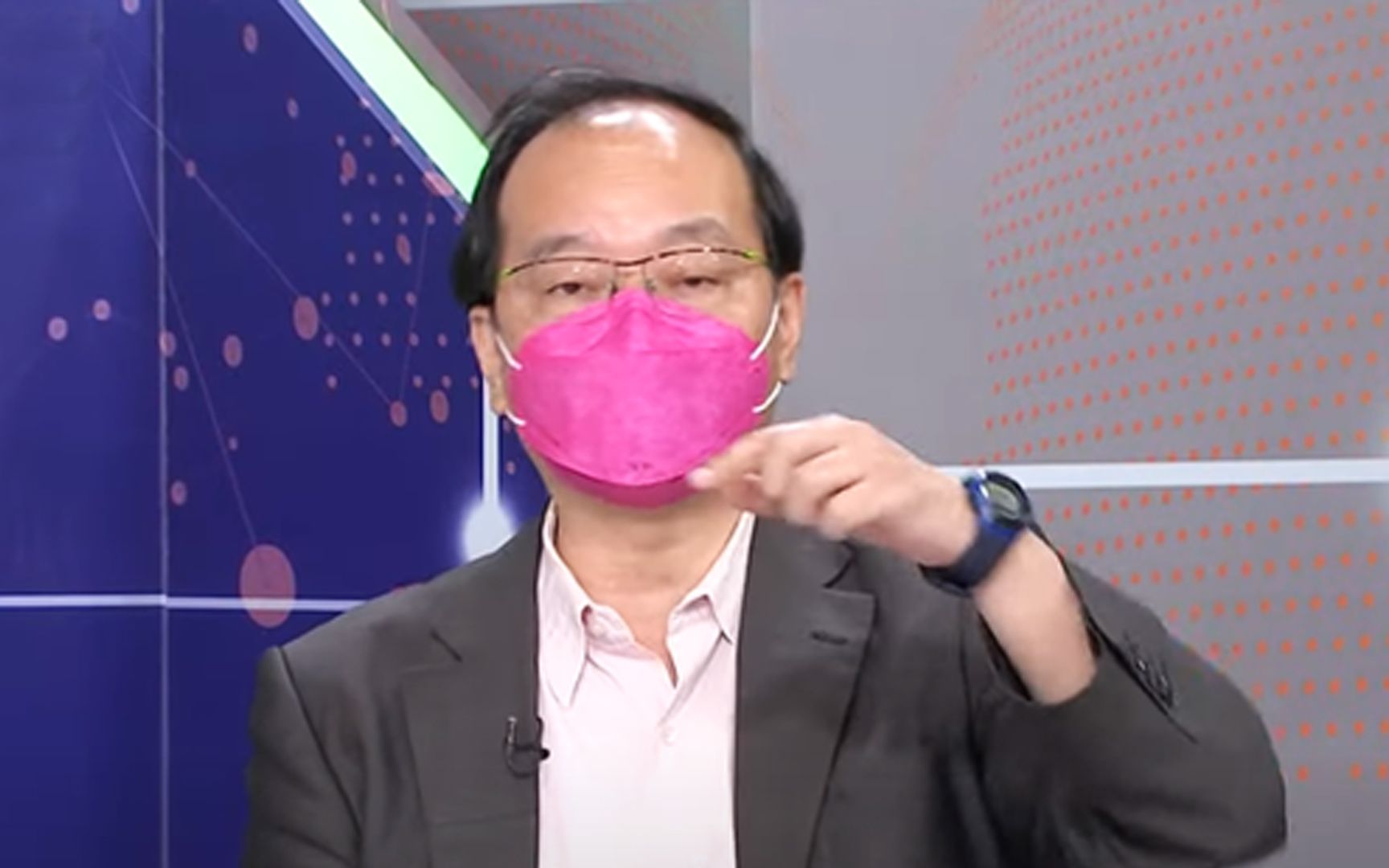 “大陆导弹打不到台东 因为地球是圆的”