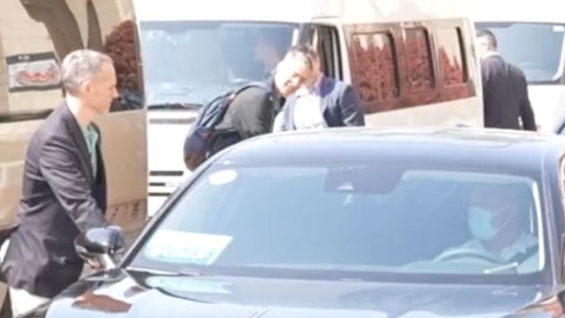 这是红旗！！访华的美军方代表脱口而出