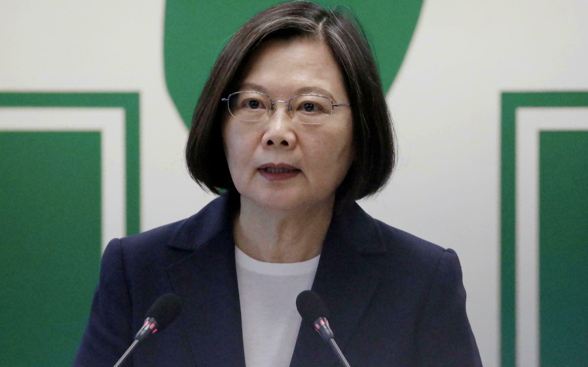 台军F-16V成军 蔡英文吹嘘“台美友谊”