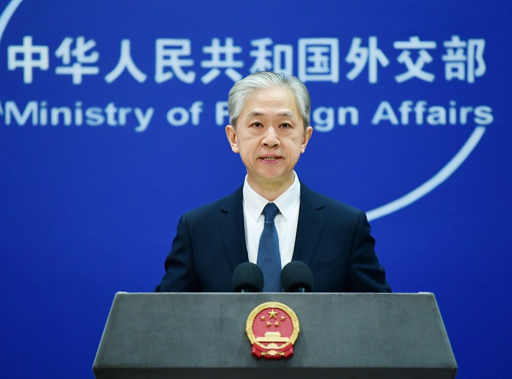 任何将美英澳军事合作扩大、升级的企图，都是朝更危险方向迈出的一步
