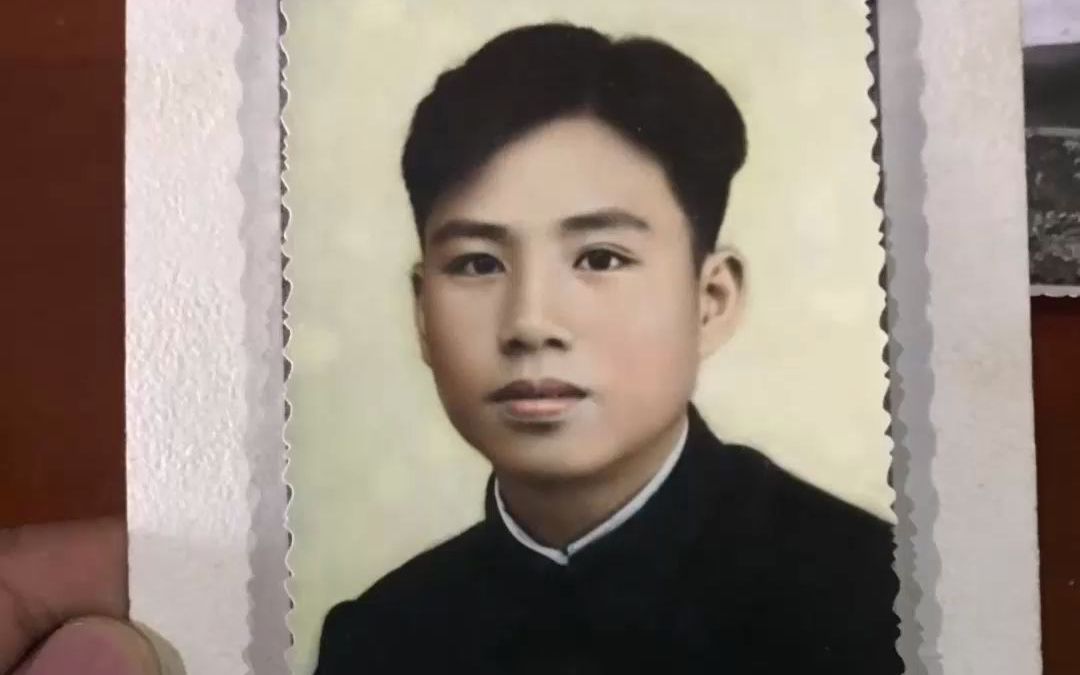 网友发文求助“解读奶奶遗物上的代码”内容破译后意外走红