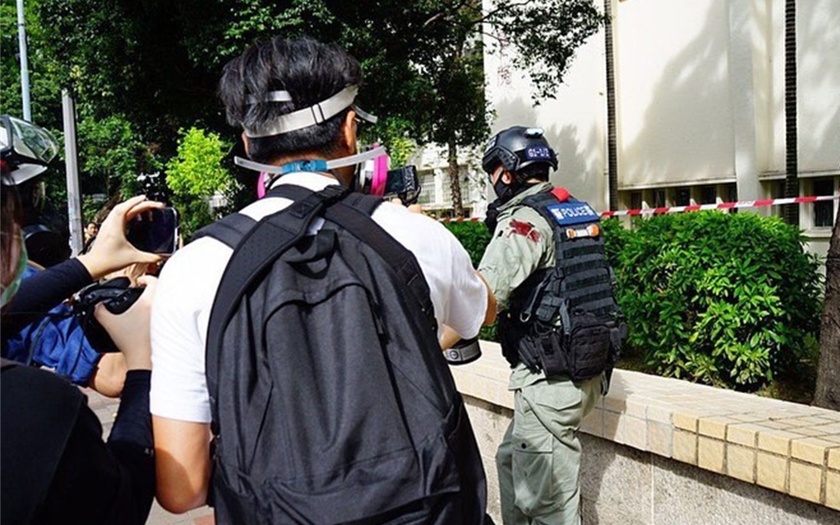 现场丨7.1袭警 香港暴徒机场被捕！