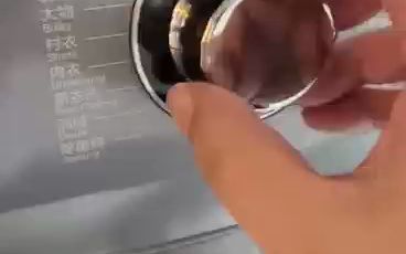 男子用洗衣机调节旋钮，居然扭出了一首歌，洗衣机：这人到底洗不洗衣服！