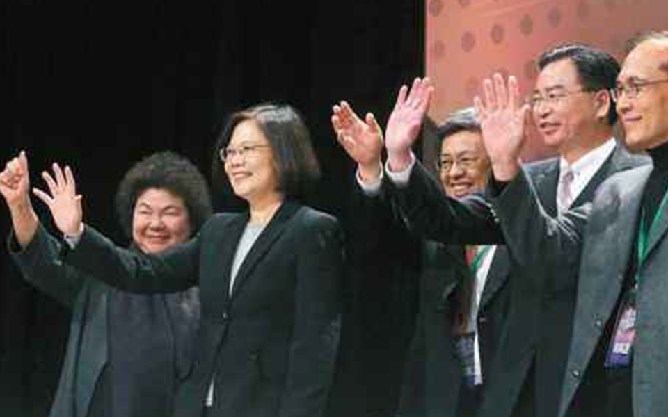 民进党官员权力傲慢、官气逼人，说好的“谦卑谦卑再谦卑”呢？