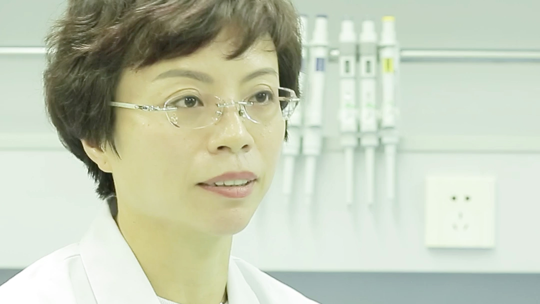 女子通过人工授精生下二胎，多年后与丈夫离婚，亲子鉴定后发现孩子竟不是自己亲生...