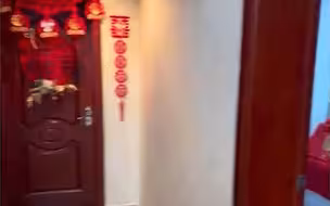 女生出嫁前一晚晒家中布置，嫁妆赫然醒目：娘家人给的底气