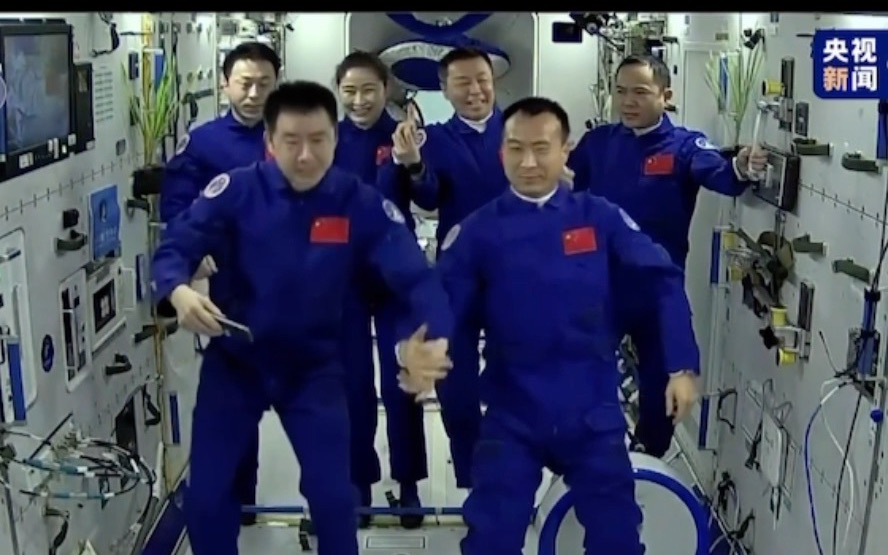 载入史册的画面！中国空间站大合影