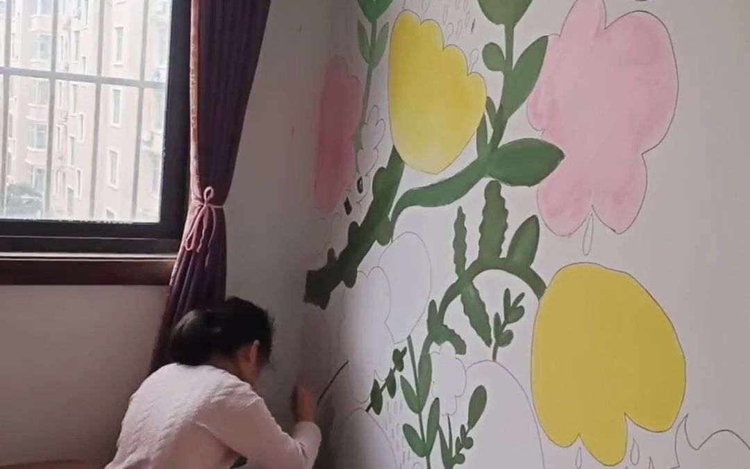 妈妈腾出整面墙让女儿画画，效果太惊艳！网友：有爱好就要支持和引导，妈妈太赞了