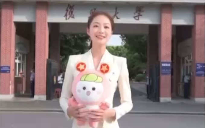 她真的是发着光的姑娘✨