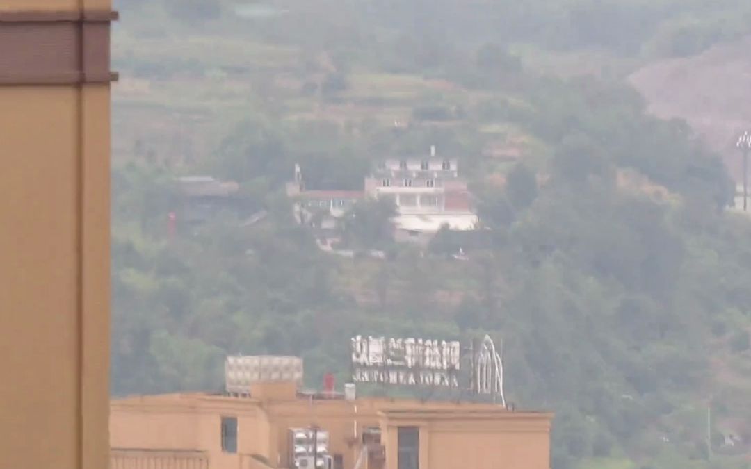 女生为看演唱会买了台“超牛相机” ，这是相机还是狙击？ “再也不敢在家里裸奔了😓”