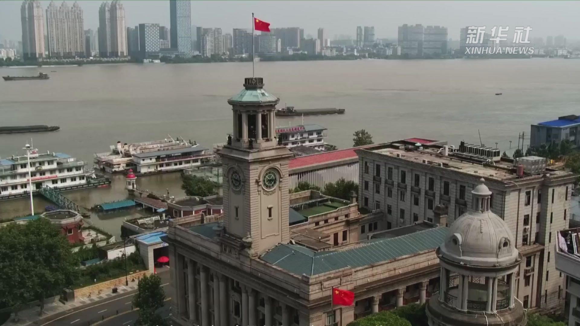 武汉龙王庙精准布防 洪峰过境武汉