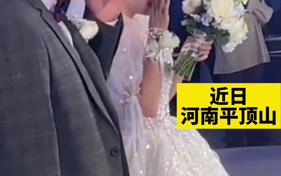 婚礼现场，小男孩眼泪汪汪问姨父：我把小姨交给你，你能保护好她吗？
