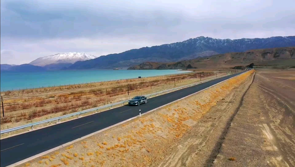 航拍班公湖风景！