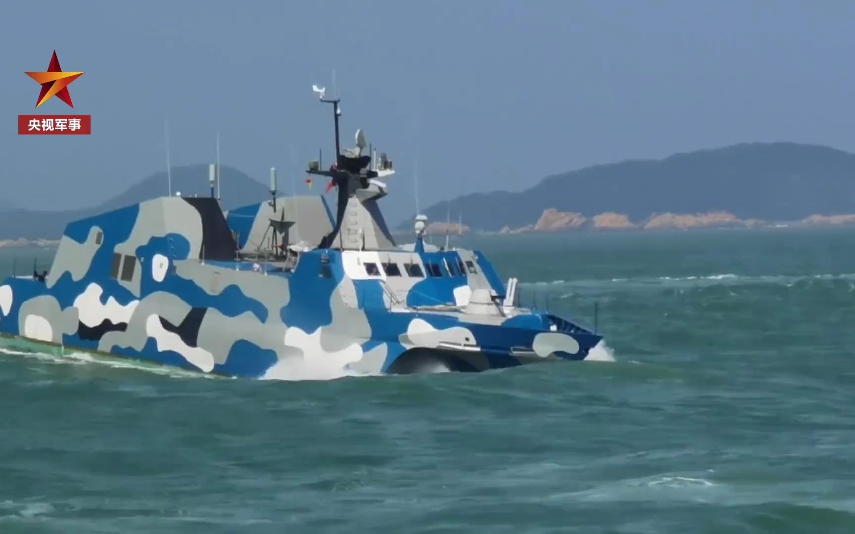南海，导弹快艇编队实战训练