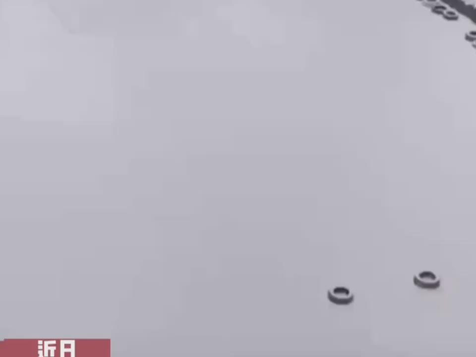 男子在雪地踩出“前程似锦”，网友：比我用手写的好