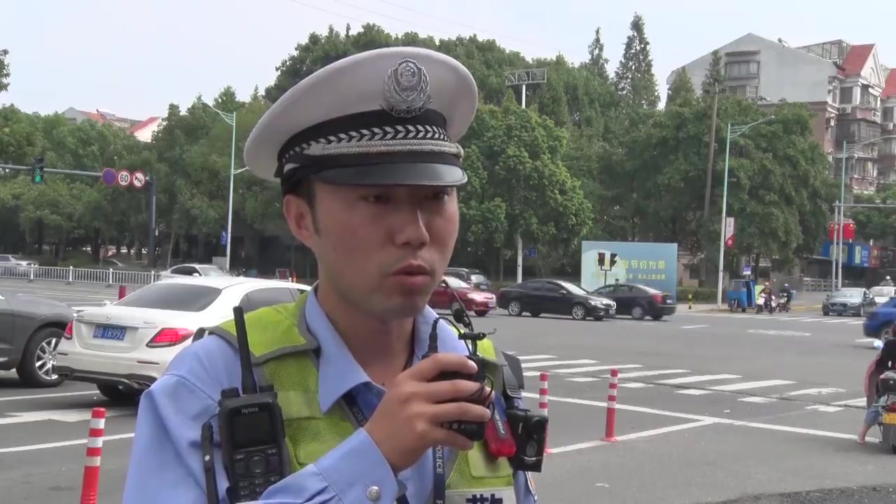 争分夺秒！铁骑开道，车辆45度让行……余姚这一幕让人感动！