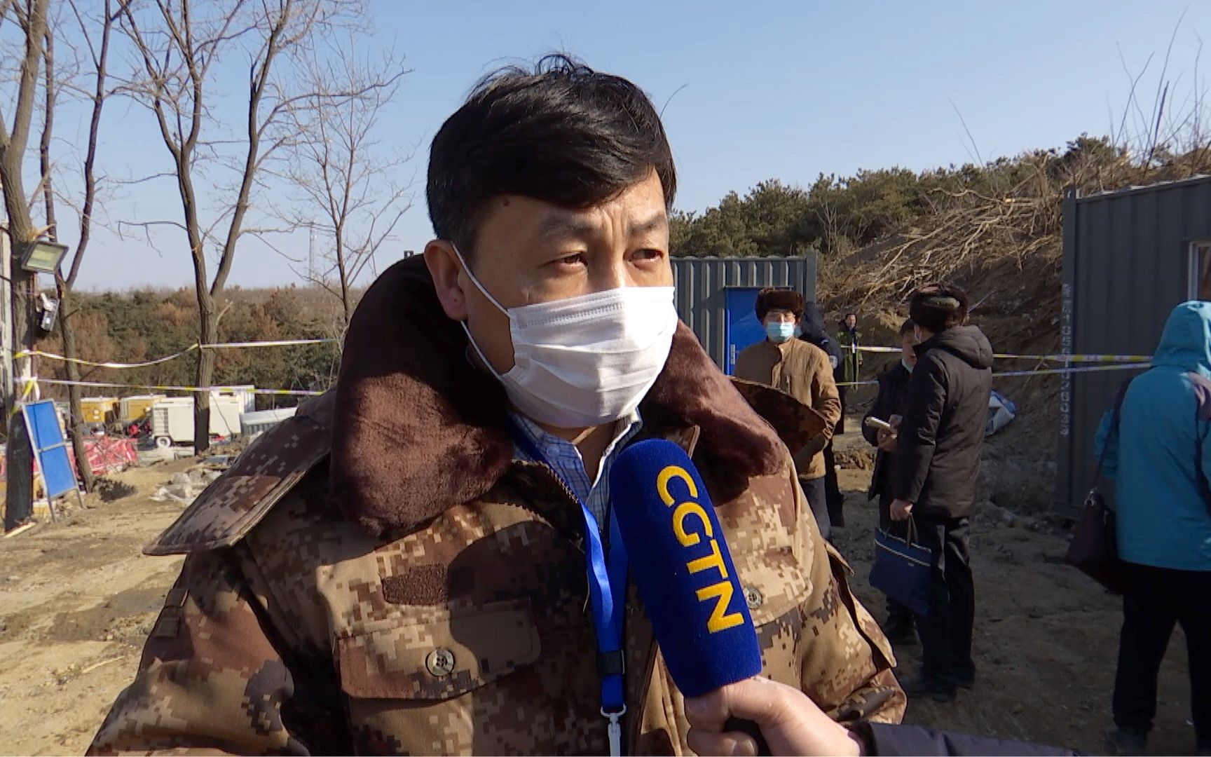 山东笏山金矿事故救援：1名被困矿工伤势严重