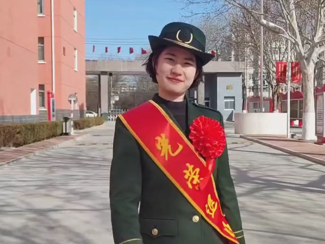那就好好告个别吧！走的这天风很大，好像也在说着挽留的话……