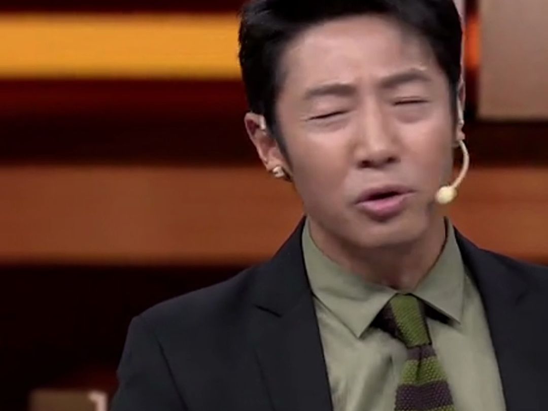 八旬院士登台演讲穿了双掉渣的鞋 自嘲“又出洋相了” 撒贝宁哽咽安慰：这不是洋相
