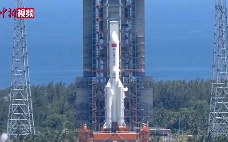 中国空间站首个实验舱——问天实验舱发射升空