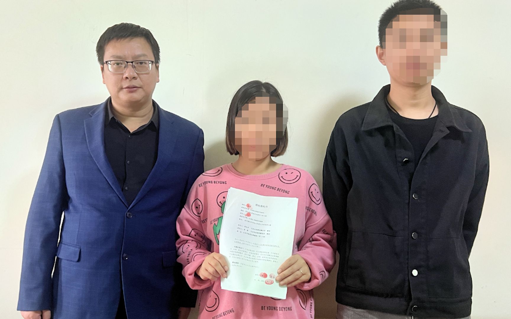 成都被狗咬伤女童案代理律师发声：会依法依规维权