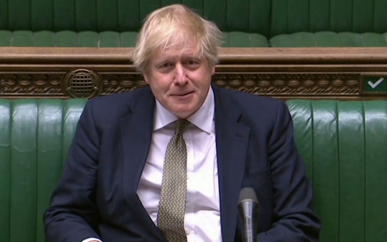 英国首相约翰逊病愈后首次回归议会