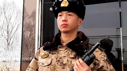 在部队，打雪仗这种活动，是不能落下任何一个战友的！
