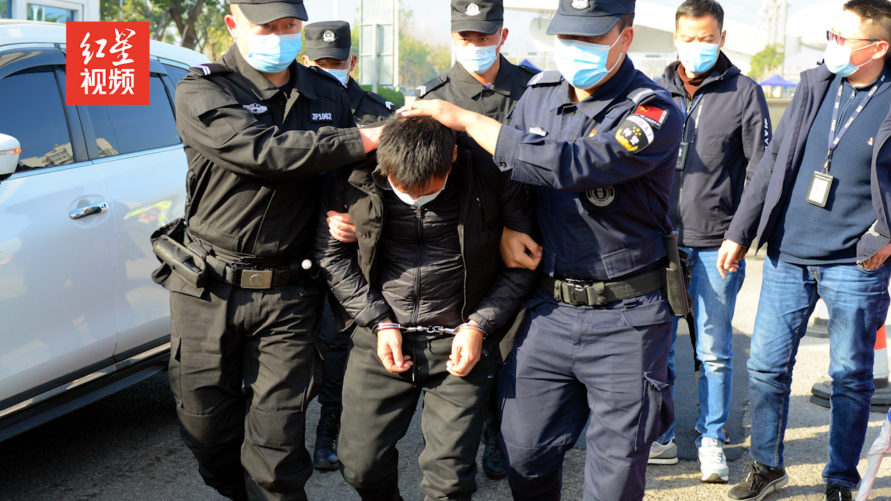 男子刺伤两人致死潜逃14年，民警千里追凶，犯罪嫌疑人终落网