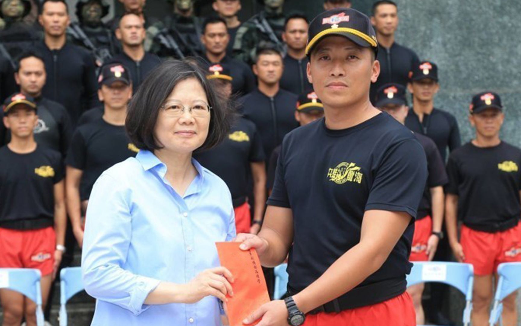 台湾有民众存粮三个月 台专家：存三天就够了