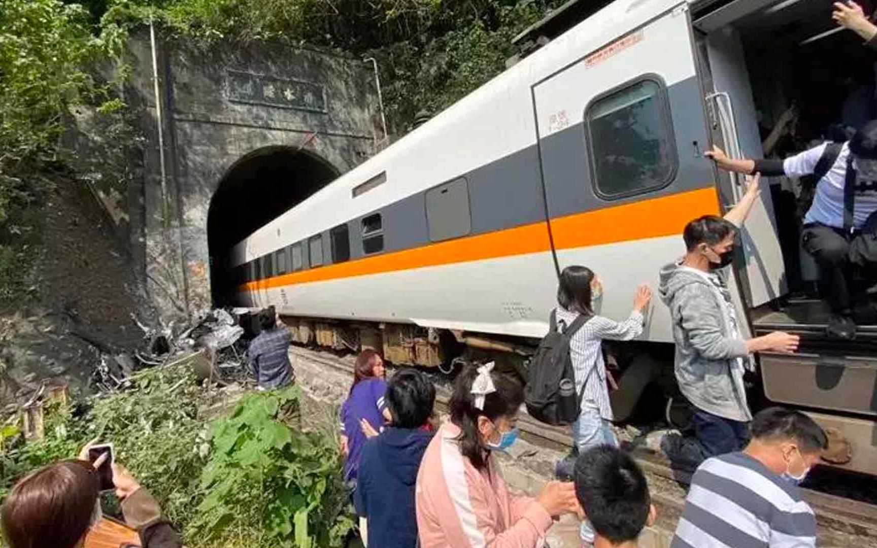 51死146伤！台盟中央就台铁列车出轨事故向台湾乡亲致慰问信