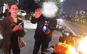 开门一看，送外卖的人竟然是交警……