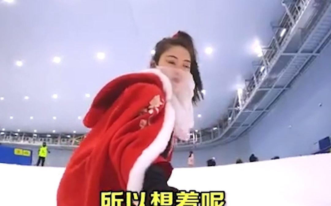 四川95后姑娘穿汉服滑雪，英姿飒爽宛如御剑飞行：希望北京冬奥会把中国之美带向世界
